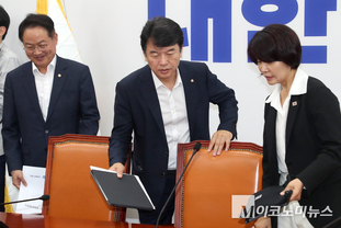 「M포토」 정책조정회의 참석하는 한정애·문진석·허영