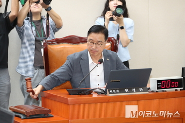 대통령, 민간위탁 환경미화원 임금 ‘전국 전수조사’ 지시