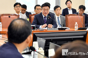 「M포토」 행안위 출석한 윤호중 행안부 장관