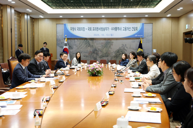 우원식 “노동권 보호해야 할 국회...불안정 노동 방치한 현실 바로잡아야”