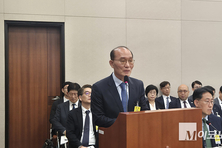 [국감] 박원동 코트라 상임감사, 성추행·스토킹 의혹 국감서 정면 대치
