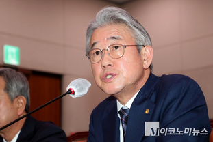 「M포토」 질의에 답하는 강호동 농협중앙회장