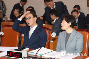 「M포토」 대화 나누는 전재수·송미령 장관