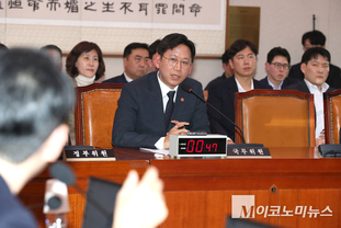 「M포토」 질의에 답하는 배경훈 부총리