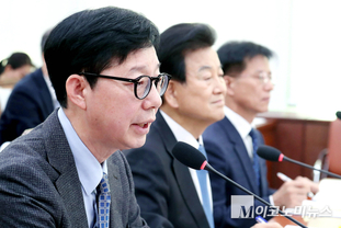 「M포토」 외통위 전체회의 출석한 박윤주 외교부 1차관