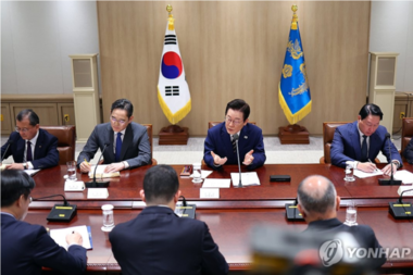 재계 총수들 "대규모 국내 투자·고용 하겠다"