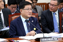 상수원 규제 보상, ‘지원금’에서 ‘햇빛소득’으로