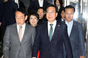 「M포토」 원내대책회의 참석하는 국민의힘 원내지도부