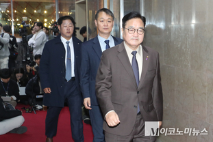 「M포토」 국회의장실에서 양당 원내대표 회동