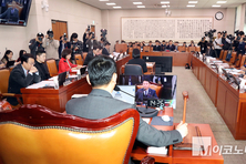 '유아 영어 레벨 테스트' 금지법 국회 법사위 통과