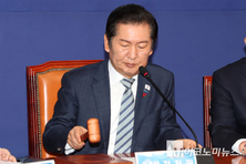 정청래 “예규 소동 벌이는 조희대, 내란전담재판부 막겠다는 꼼수”