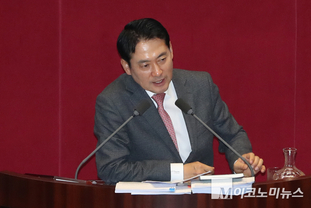 「M포토」 장동혁, 필리버스터 20시간 넘겨 ‘역대’ 최장