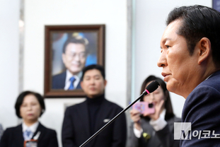 「M포토」 질의에 답하는 정청래 대표