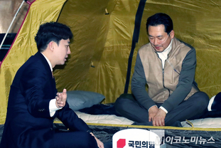 「M포토」 장동혁 단식장 찾은 이준석