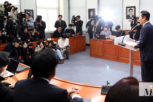 「M포토」 정청래, 조국혁신당에 합당 제안