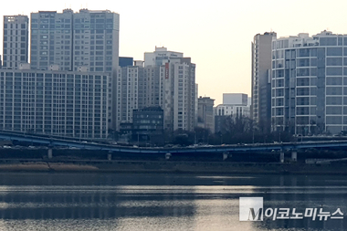 KB부동산, 1월 서울 아파트 0.87↑...상승폭 2개월째 둔화