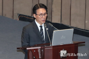 「M포토」 질의에 답하는 김민석 국무총리