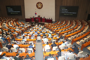 「M포토」 국힘, 국회 본회의 보이콧...빈 좌석