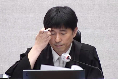 법원, "尹, 범행 주도적으로 계획 ...막대한 비용 초래됐다"