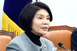 「M포토」 정책조정회의서 발언하는 한정애 정책위의장