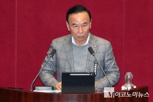 「M포토」 무제한 토론하는 박덕흠 국민의힘 의원