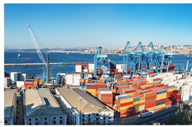 트럼프 국정연설 환호 뒤에 어두운 그림자는 더욱 짙어지고...