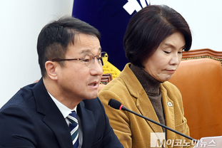 「M포토」 정책조정회의서 발언하는 한병도