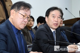 「M포토」 재경위 당정 실무협의회에서 발언하는 정태호