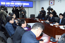 당정, ‘유가 폭리, 무관용’ ‘환율 안정 3법’ 경제 대응 총력