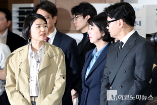 「M포토」 국회 찾은 한동훈, 배현진·한지아와 함께