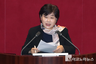 「M포토」 ‘조작기소 국조특위’ 계획서 승인의 건에 대해 제안 설명하는 서영교