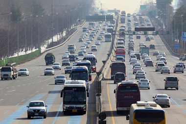 내일부터 차량 5부제 확대 시행...중동발 에너지 위기 총력 대응