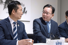 정청래, 김부겸에 대구시장 출마 요청...金, 30일 입장 밝힐 듯