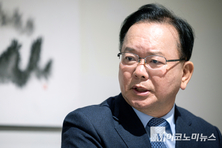 “무능한 보수에 회초리를"···김부겸, 대구시장 출마 선언