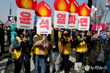윤석열 파면 1년, 범여권 “내란청산으로 빛의 혁명 완수”