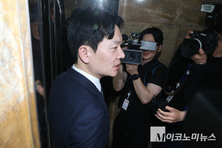 법무부, '연어 술파티·회유 의혹' 박상용 검사 직무 정지…감찰 착수