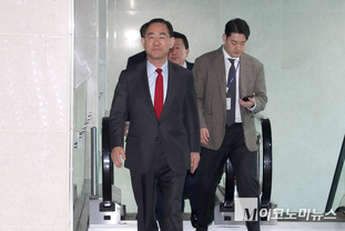 「M포토」 국회 소통관 기자회견장으로 향하는 주호영 의원