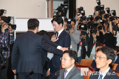 '대북송금 청문회' 박상용, 선서 거부로 또 퇴장