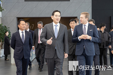 삼성전자, 차세대 디스플레이·AI·전장 기술로 미래 기술 비전 공개